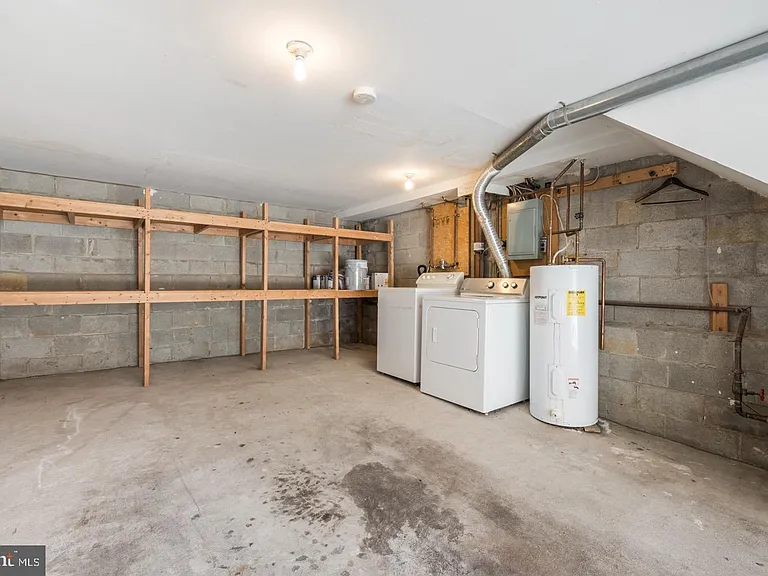 123 E Baker St #A — Photo 9