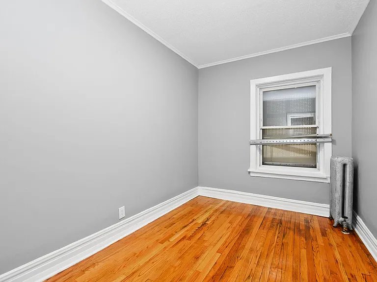 7557-59 S. Calumet Ave. / 348-58 E 76th St. — Photo 5