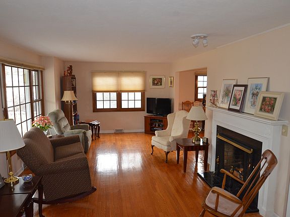 4th image of 20207 Kramer Dr