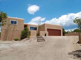 401 Calle De Anza, Santa Fe, NM 87501