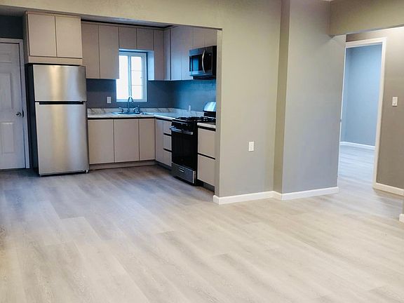 3rd image of 3925 Marine View Ave