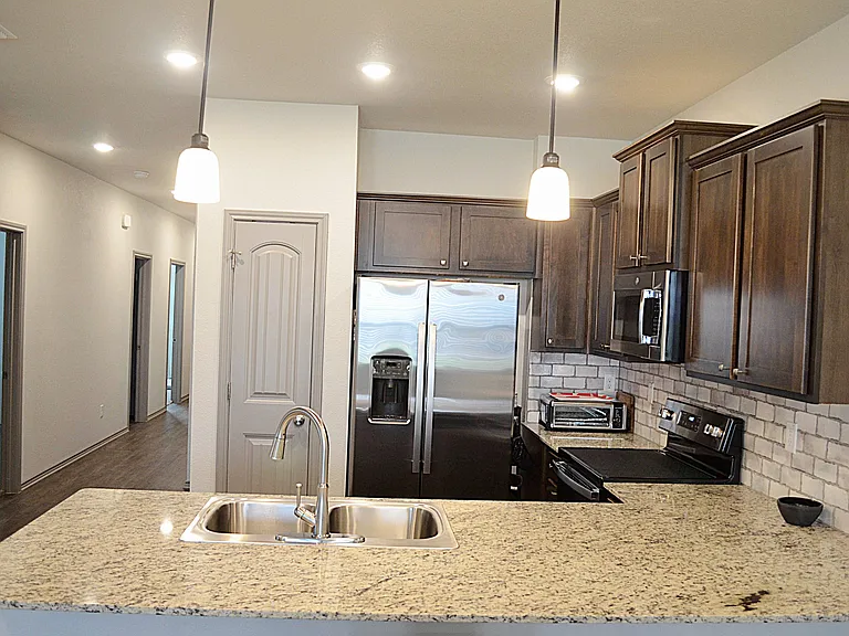 334 Green Valley Dr — Photo 6