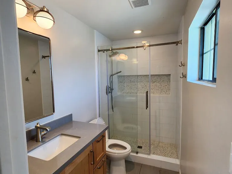 517 E Bishop Dr — Photo 33