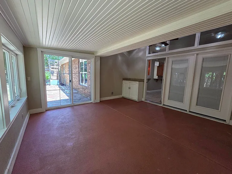 2150 Hedgestone — Photo 10