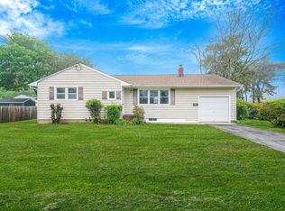 63 Beaver Dam Rd, Bellport, NY 11713