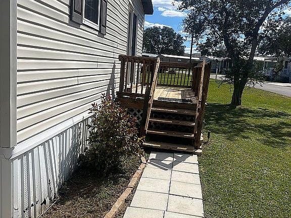 5th image of 533 Jeremy Dr