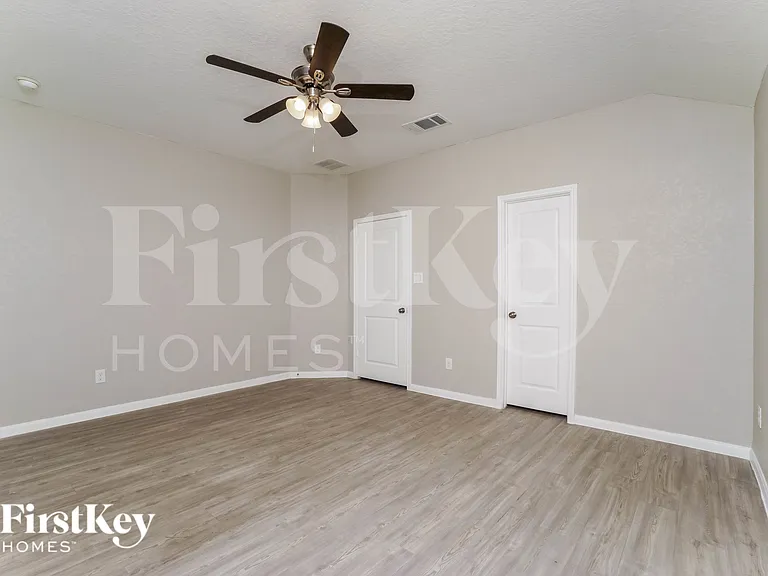 1204 Treehouse Ln — Photo 8
