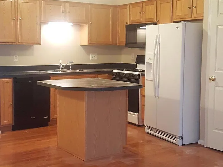 7107 Finch Ln — Photo 2