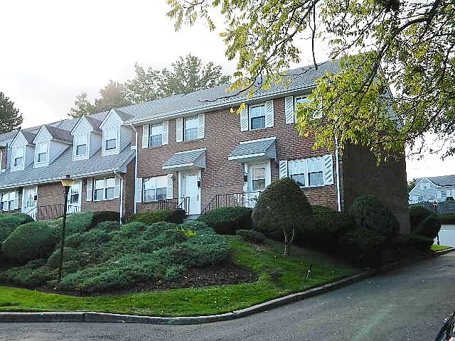 1st image of 154 Parkview Dr