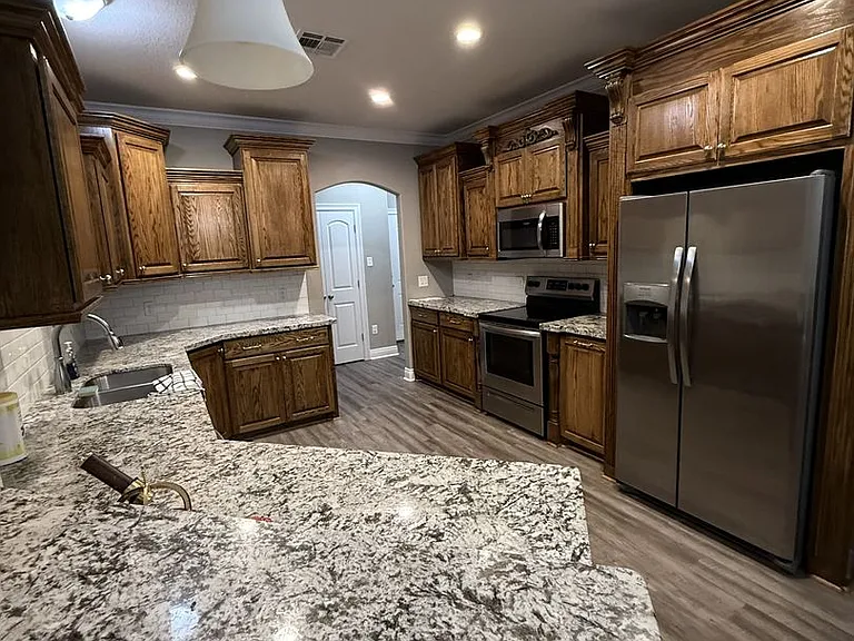 205 Oakwood Dr — Photo 5