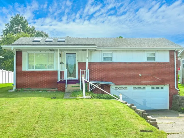 210 Center St, Plum, PA 15239