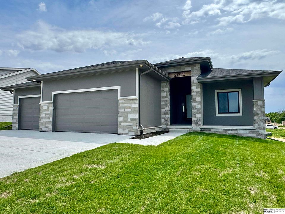 1st image of 21723 Glenmore Dr