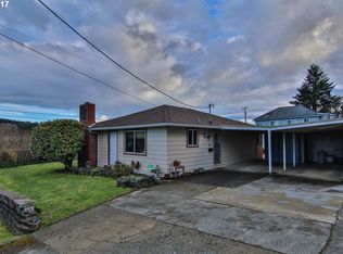 93760 Adams Ln, Coos Bay, OR