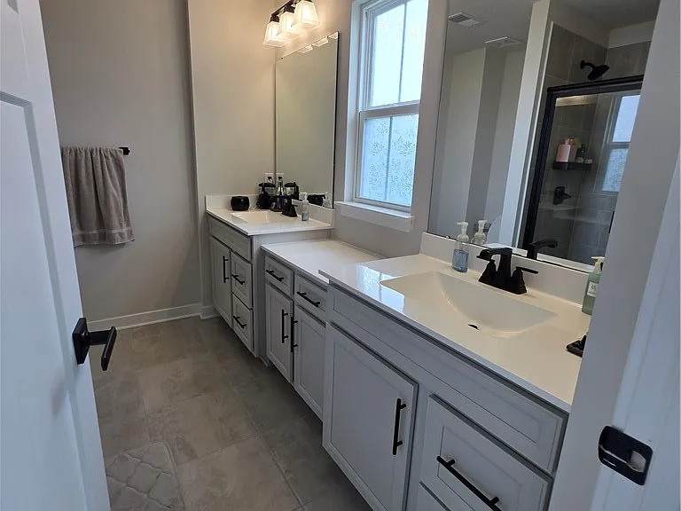 120 Crown St — Photo 37