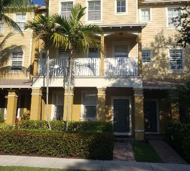 356 W Thatch Palm Cir #106 — Photo 1