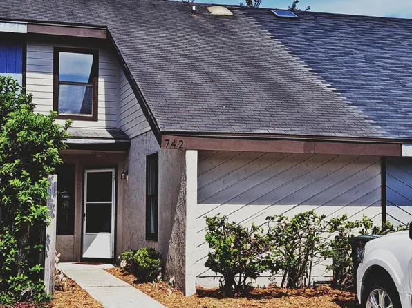 742 Trekker St, Jacksonville, FL 32216