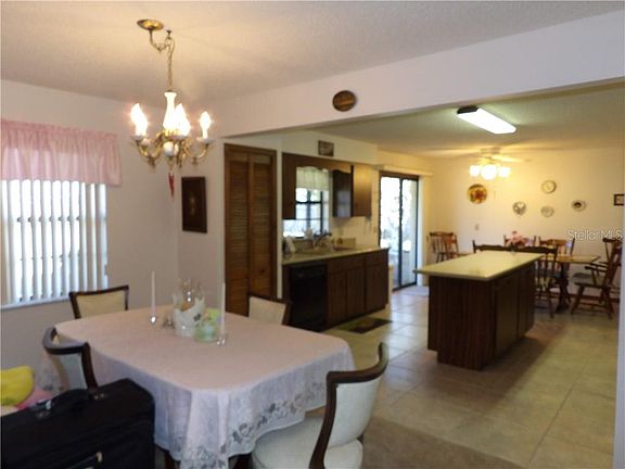 5th image of 1140 Balfour Dr