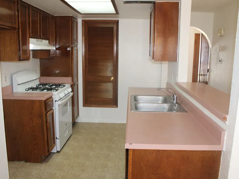 1472 Sierra De Oro Dr — Photo 8