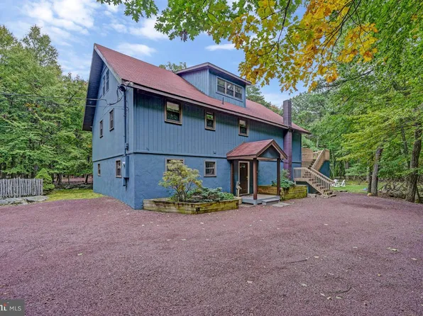 61 Pineknoll Dr, Lake Harmony, PA 18624