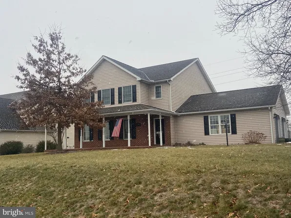 1377 Hunters Chase, Chambersburg, PA 17202