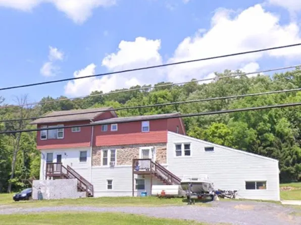 1923 Oakhurst Dr, Center Valley, PA 18034