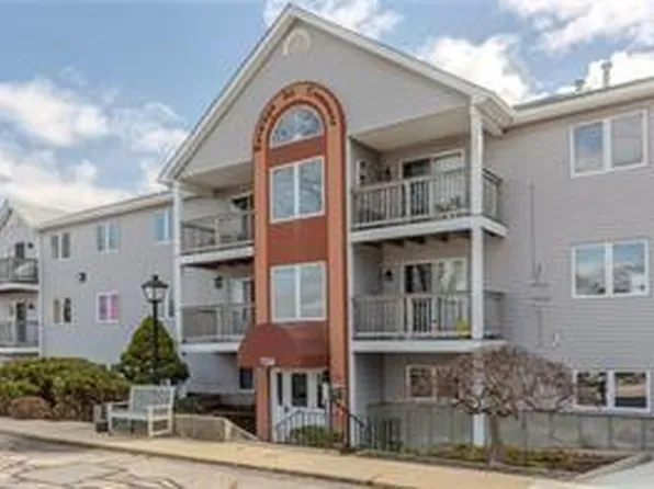 724 Beverage Hill Ave #307, Pawtucket, RI 02861