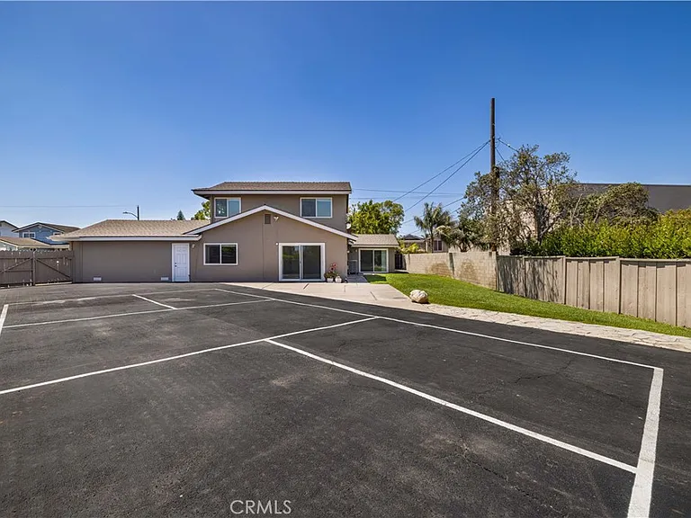 2336 La Linda Pl — Photo 5