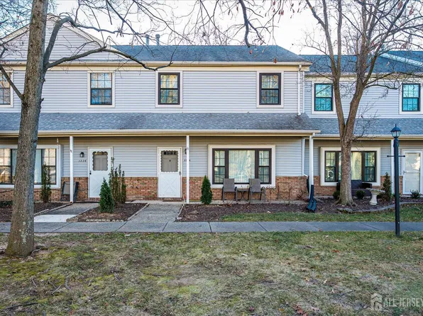 1224 Thomas Ave, North Brunswick, NJ 08902