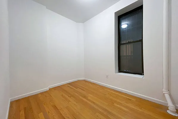 Rented by MAPT Residential LLC | media 8