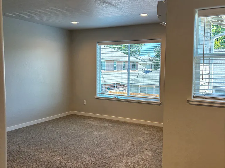 124 SW Donna Jean Way — Photo 19