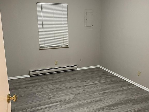 4th image of 1006 E North St #B