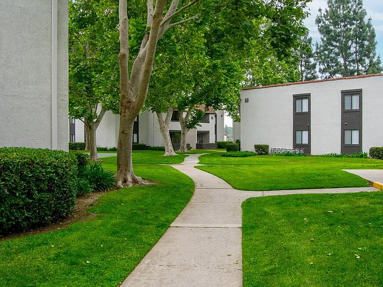 Aventine Apartment Homes — Photo 5