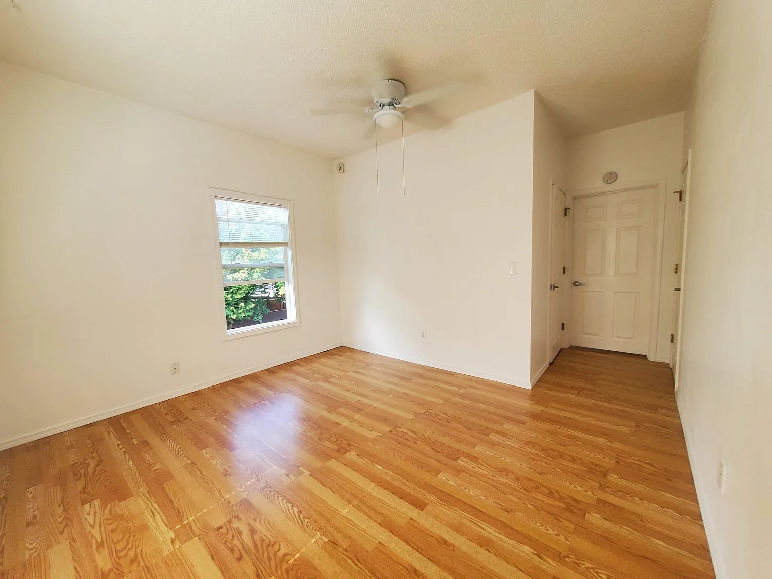 3621 SE Division St — Photo 4