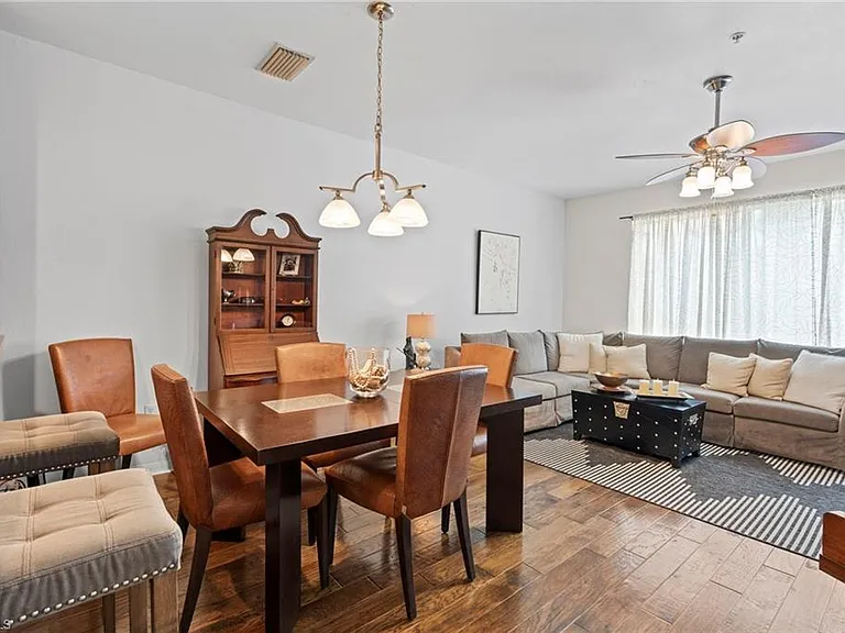 941 Hampton Cir #109 — Photo 11