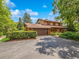 10524 N Oconnell Ln, Mequon, WI 53097