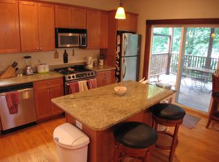 118 Chestnut Ave, Jamaica Plain, MA 02130