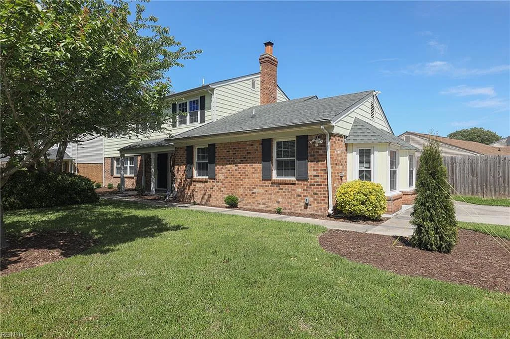 4 bed, 2.5 bath, $800 — Photo 2