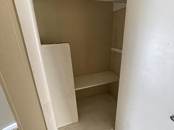 3rd image of 607 Cobble Dr
