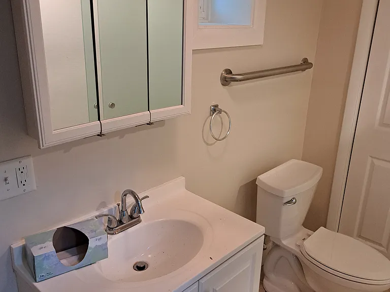 504 Roosevelt St — Photo 9