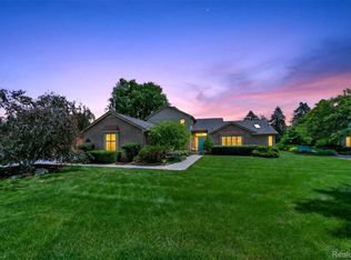 1236 Chaffer Dr, Rochester Hills, MI 48306