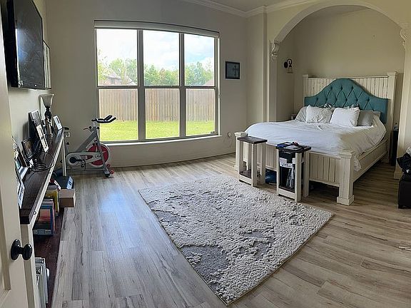 3rd image of 10 Cimmaron Ln