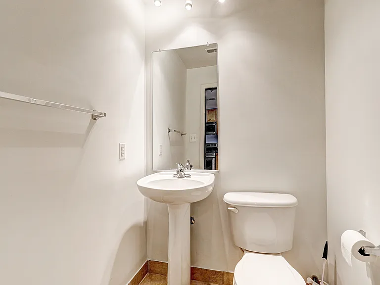 1726 Aliceanna St — Photo 16