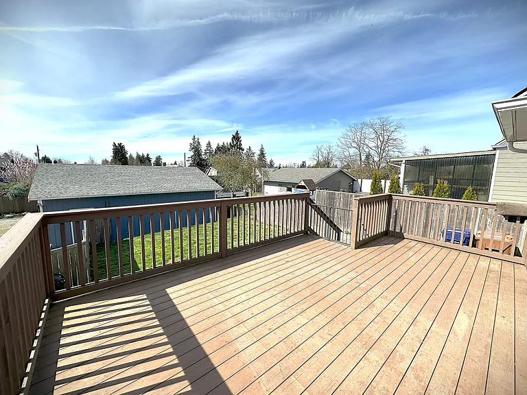 638 N Howard St — Photo 15