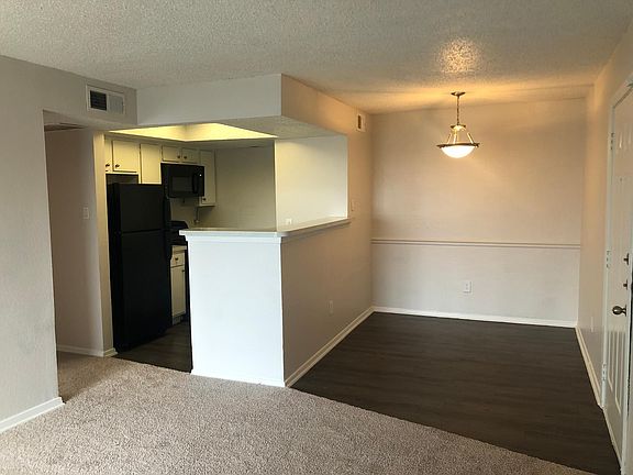3rd image of 2317 Southern Oak Dr APT 3051