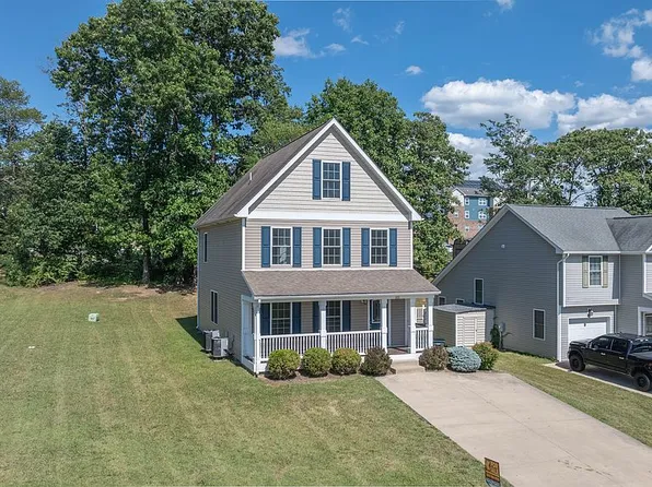101 Lofty Cir, Stuarts Draft, VA 24477