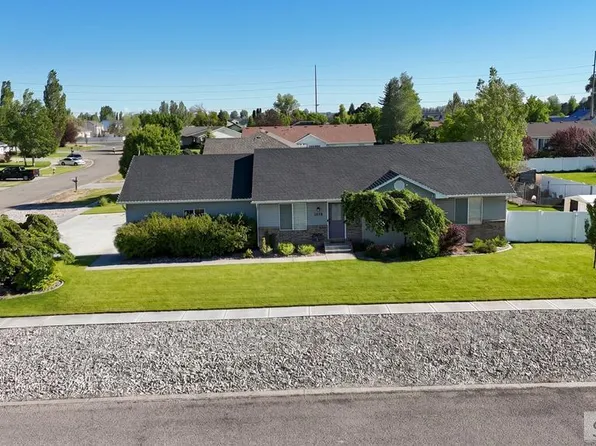 1554 Avon Ln, Idaho Falls, ID 83401