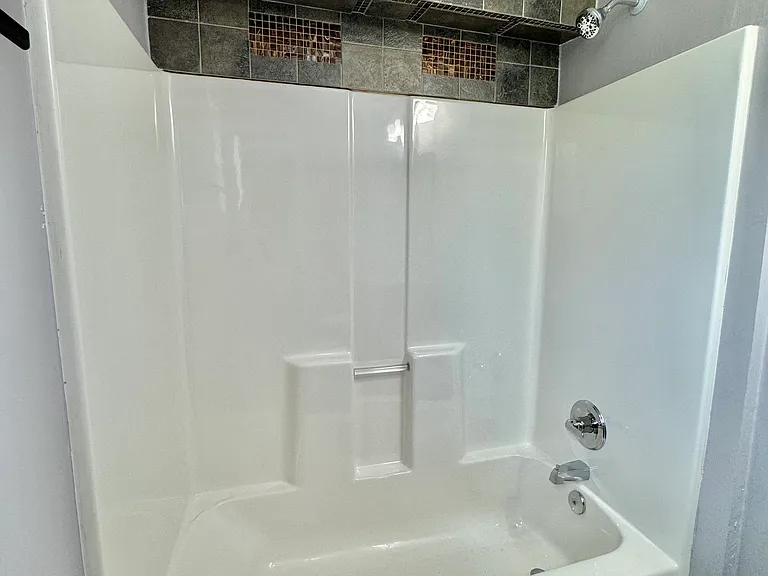 2144 Westchester Dr — Photo 40