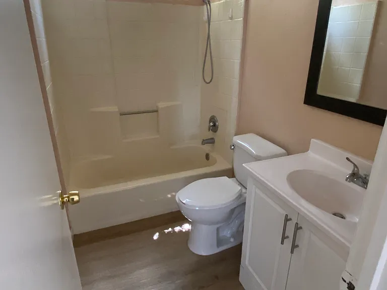 2475 Cedar Ave #R — Photo 14