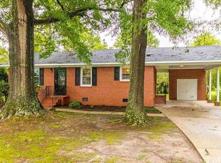 124 S Fitzgerald St, Selma, NC 27576