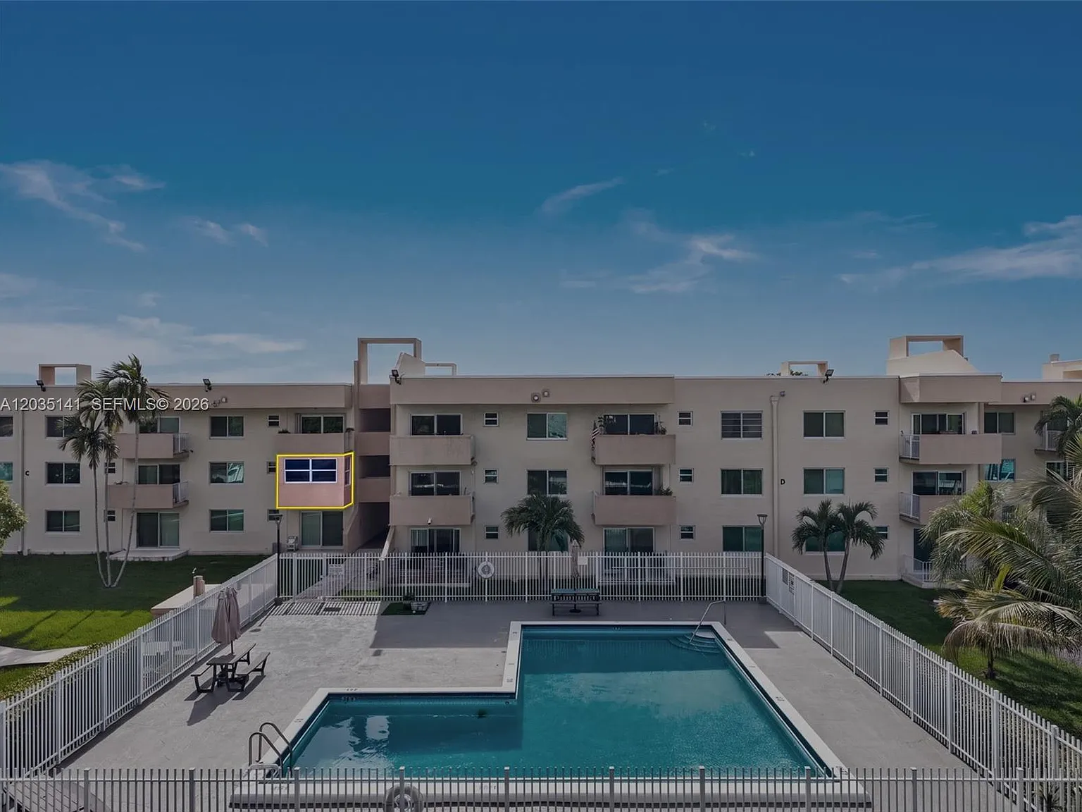 Coral Way Village Condo — Photo 3